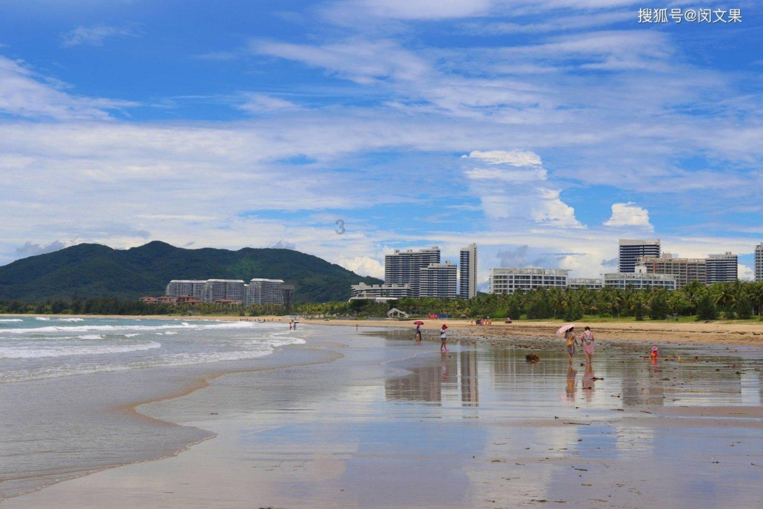 胡维平 诗/行书《七律 读曹操观沧海有感》