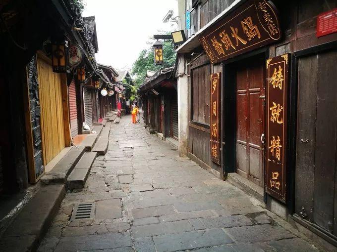 逃离潮湿的房屋